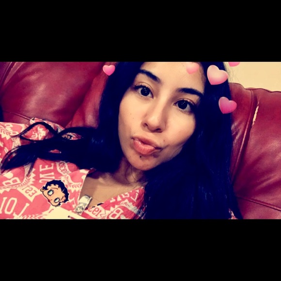 Meet your Posher, Aryana - Picture 1 of 1